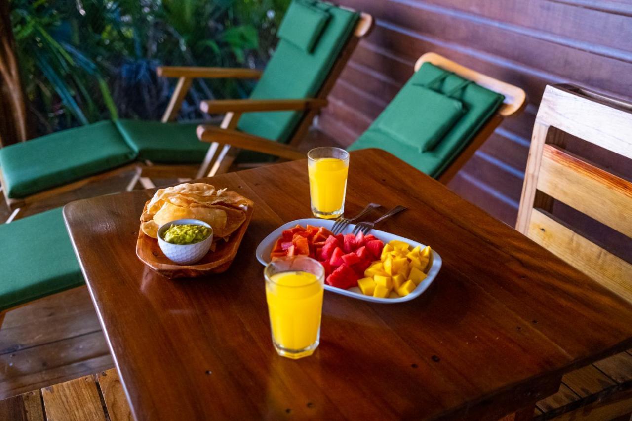 Casa Cayuco Eco-Adventure Lodge ボカス・タウン エクステリア 写真