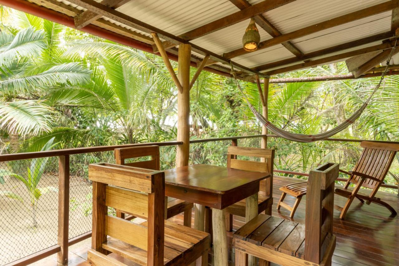 Casa Cayuco Eco-Adventure Lodge ボカス・タウン エクステリア 写真