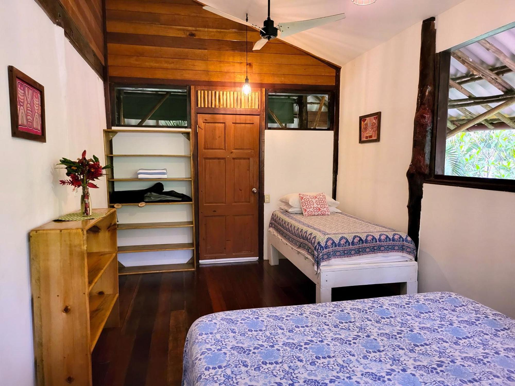 Casa Cayuco Eco-Adventure Lodge ボカス・タウン エクステリア 写真