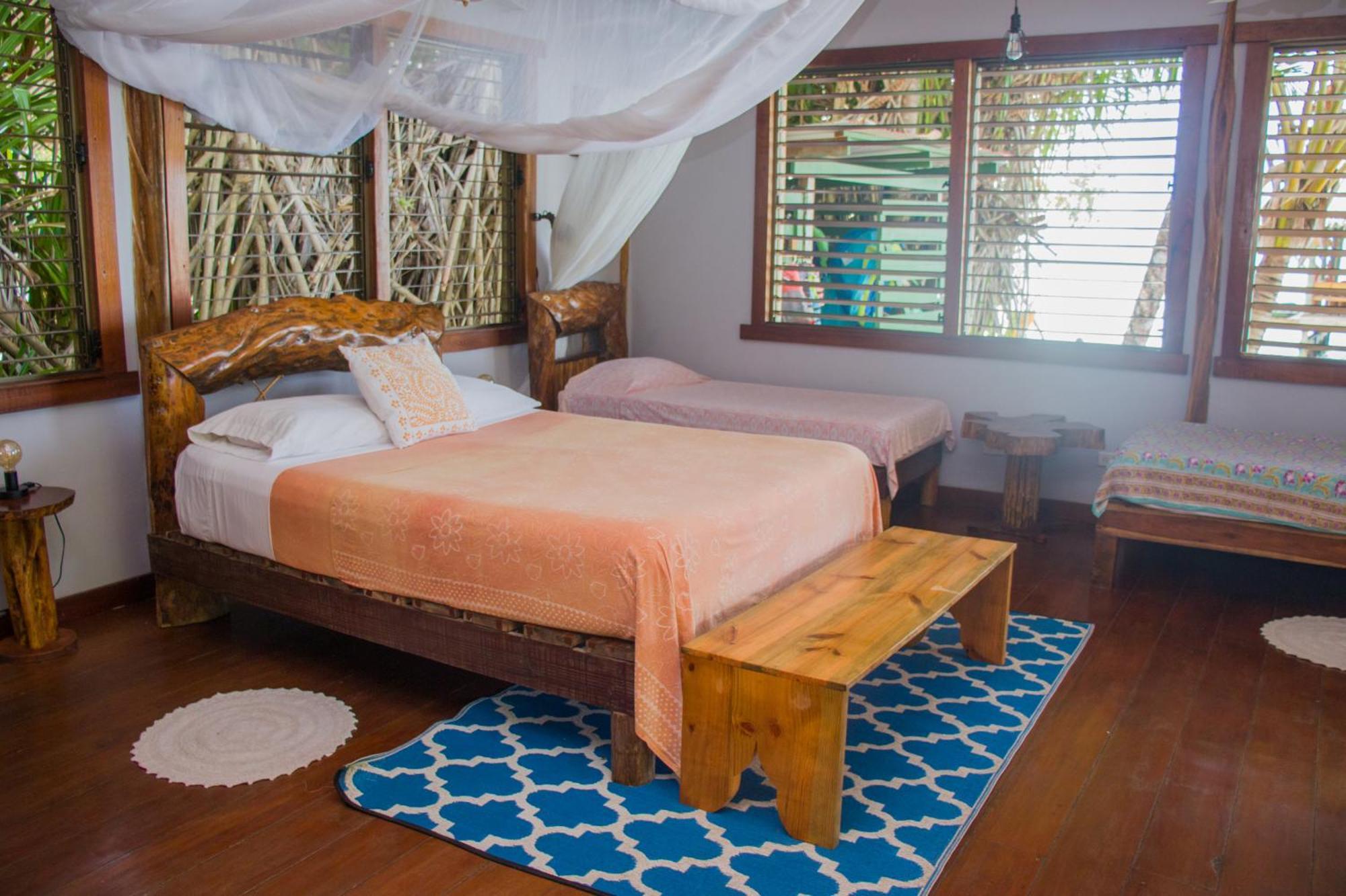 Casa Cayuco Eco-Adventure Lodge ボカス・タウン エクステリア 写真