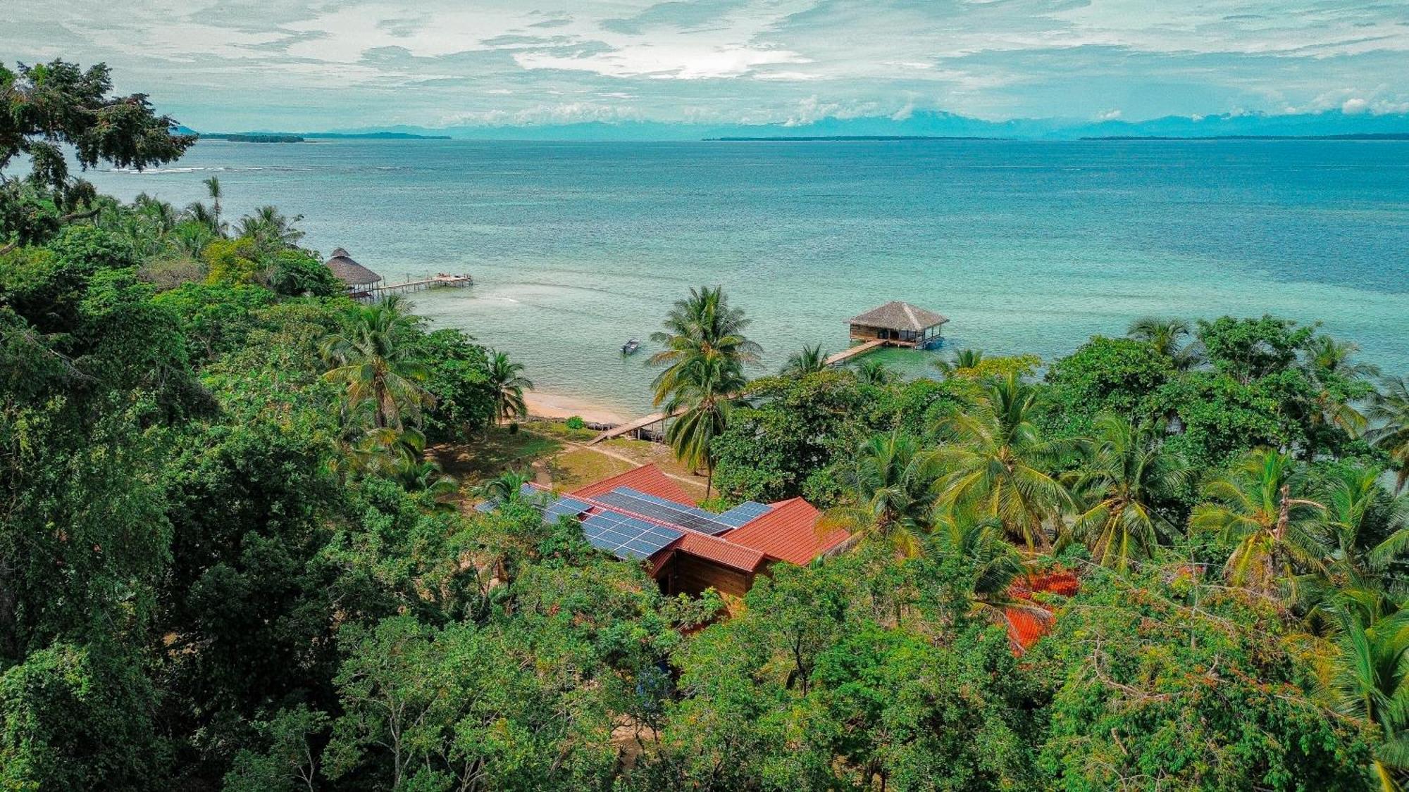 Casa Cayuco Eco-Adventure Lodge ボカス・タウン エクステリア 写真