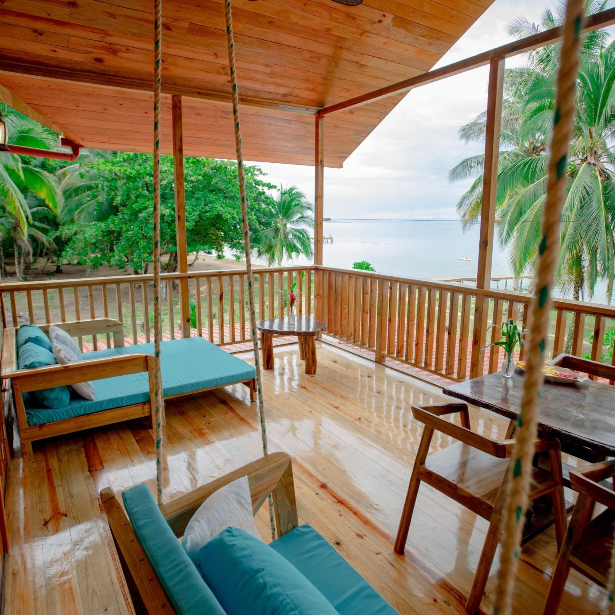 Casa Cayuco Eco-Adventure Lodge ボカス・タウン エクステリア 写真