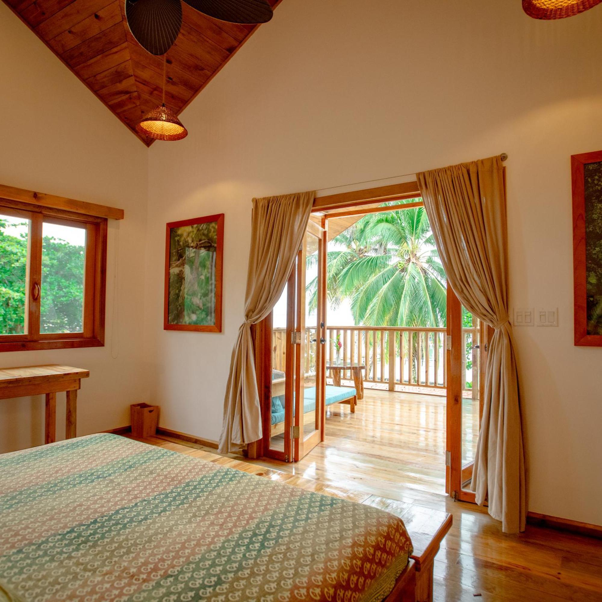 Casa Cayuco Eco-Adventure Lodge ボカス・タウン エクステリア 写真