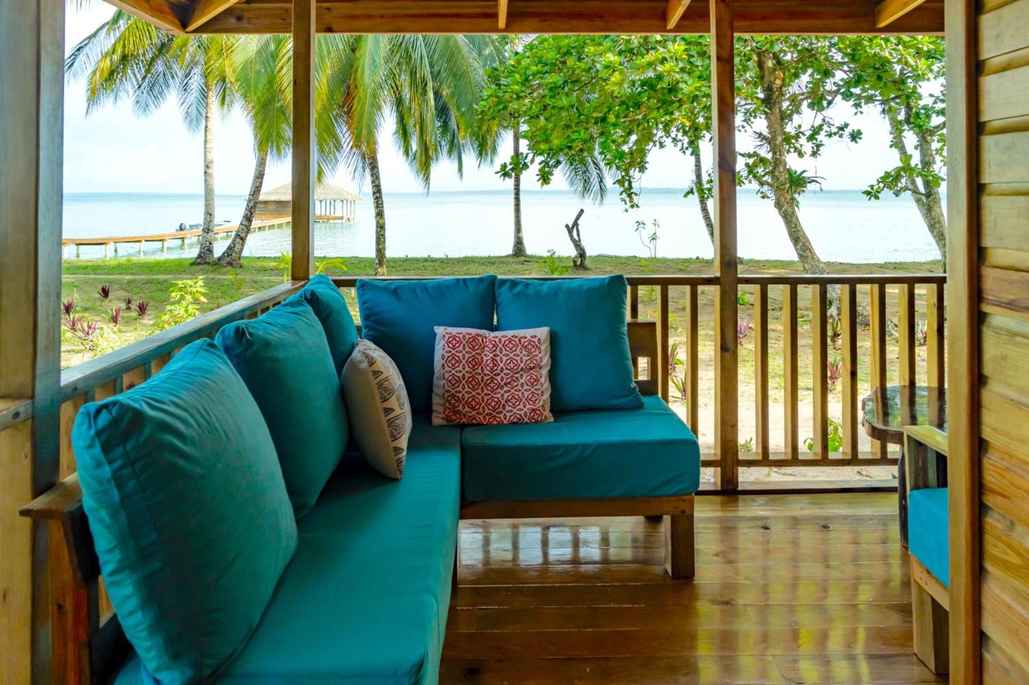Casa Cayuco Eco-Adventure Lodge ボカス・タウン エクステリア 写真